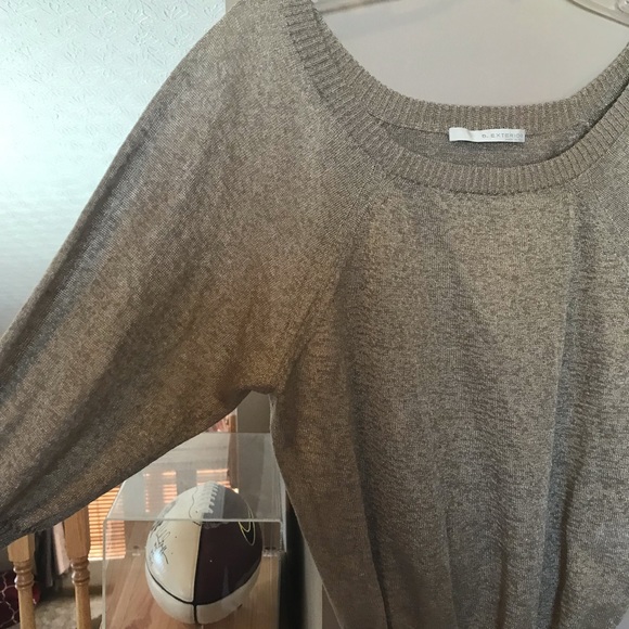D. Exterior Gold Linen Blend Metallic Gathered Sweater - Picture 9 of 11
